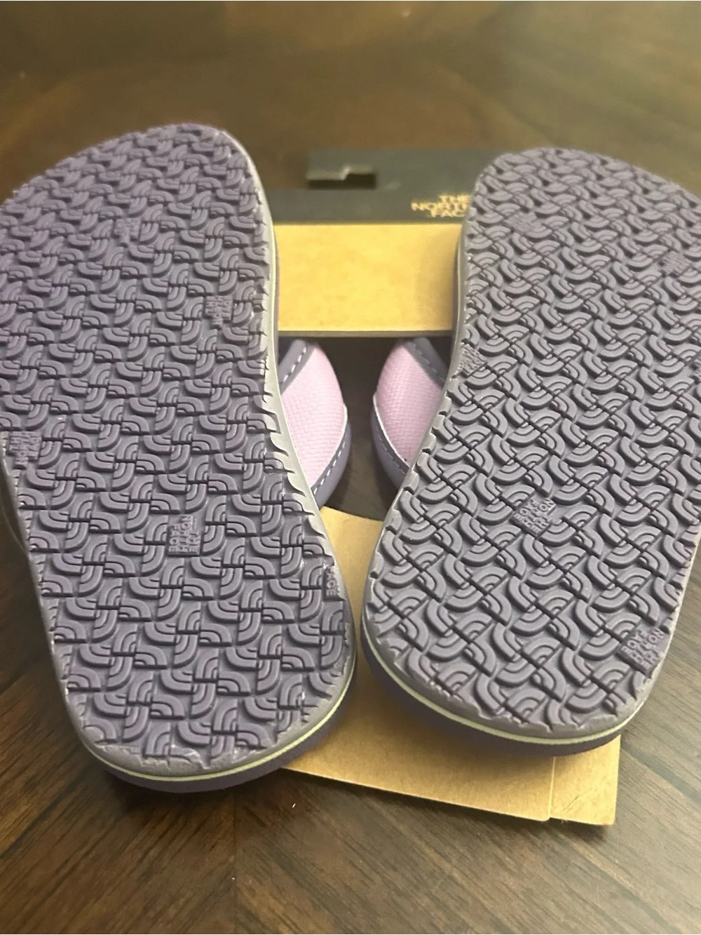 THE NORTH FACE Kids Base Camp Flip Flops, Lunar Slate/Lupine, new size 10